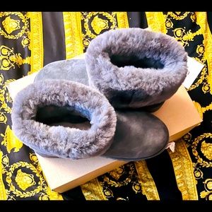 Gray Ankle boots style UGGs size 8
